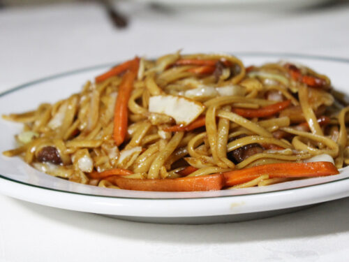 Tallarines fritos con ternera - Restaurante Gran Muralla Albacete