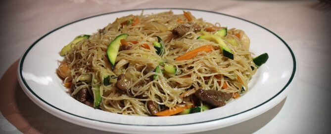 Fideos chinos con tres delicias | Restaurante Gran Muralla Albacete