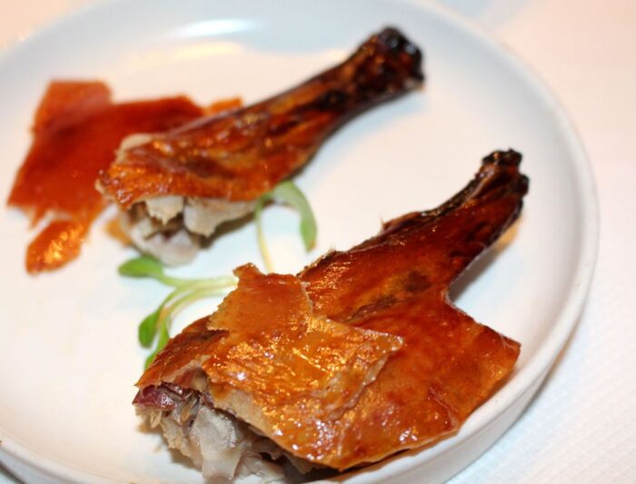 Capricho de pato crujiente con salsa Hoisin | Restaurante chino Gran Muralla